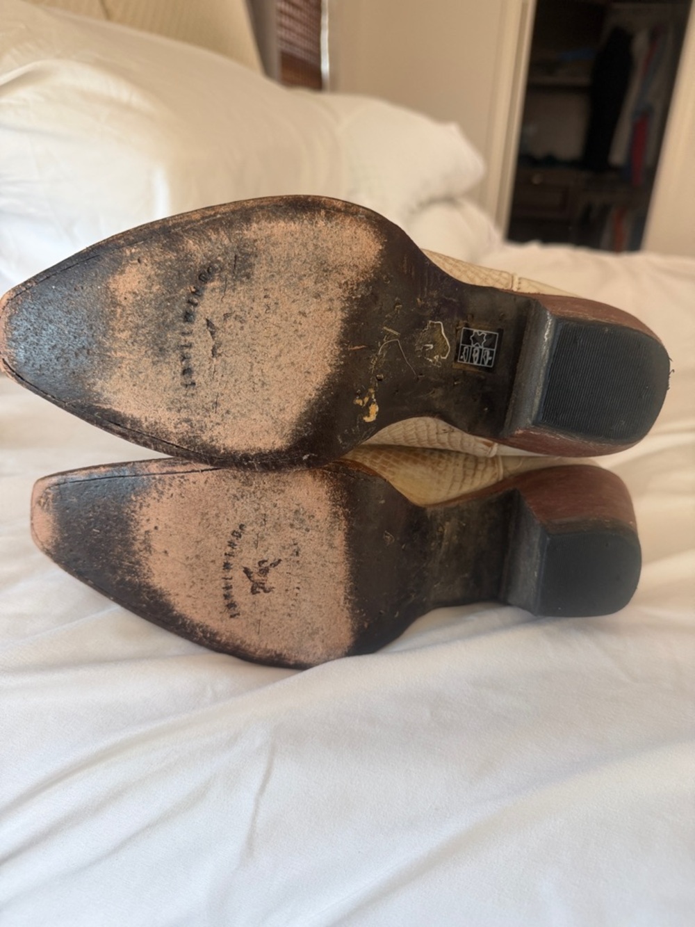 Women's Cream Snakeskin-Effect Western Boots - Picture 2 of 3